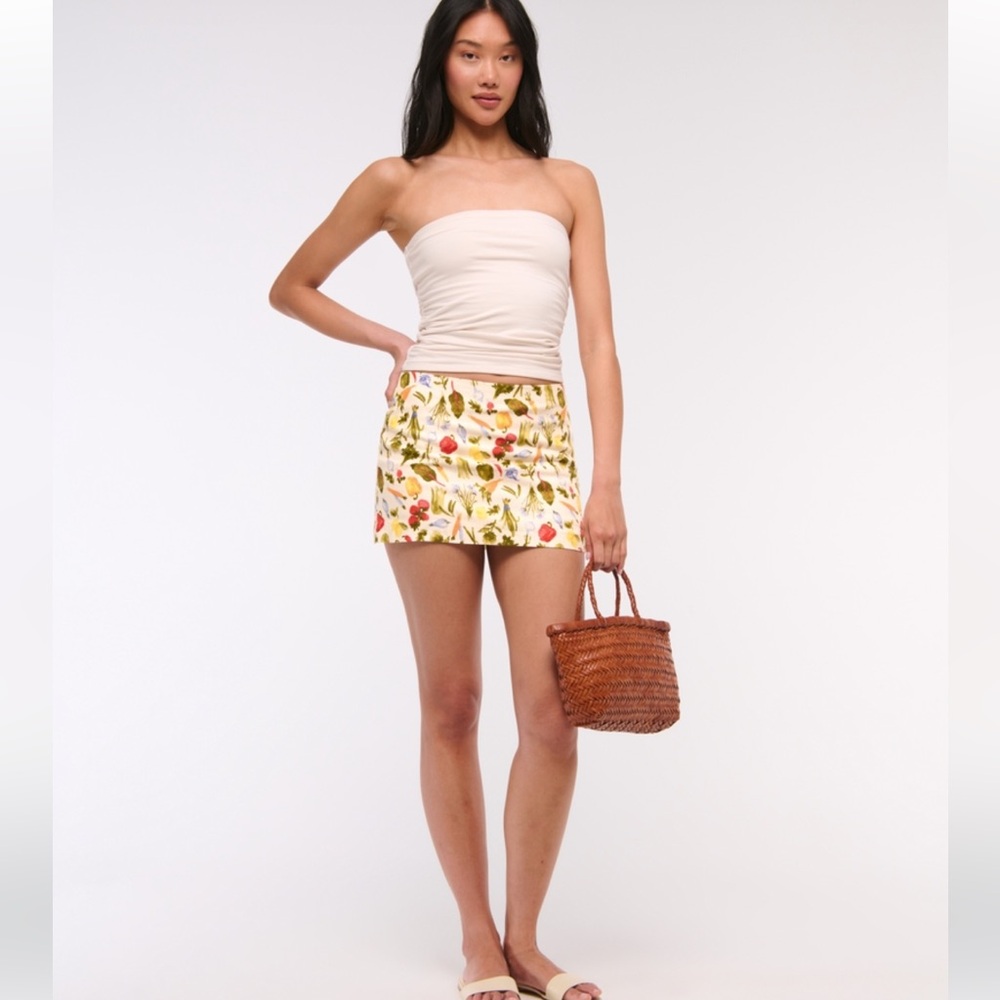 The A&F Scarlett Mid Rise Linen-Blend Mini Skot - Picture 6 of 8
